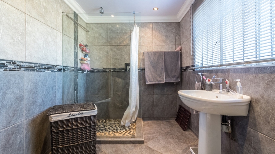 4 Bedroom Property for Sale in Suidrand Free State